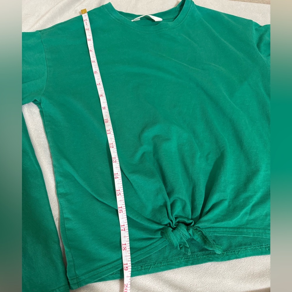 H&M Green Long Sleeve T-Shirt Youth 13-14Y (US 18) Basic Crew Neck Top - Picture 2 of 5